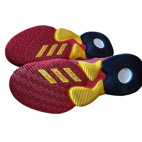 Adidas Trae Young Sneaker - Picture 4 of 5